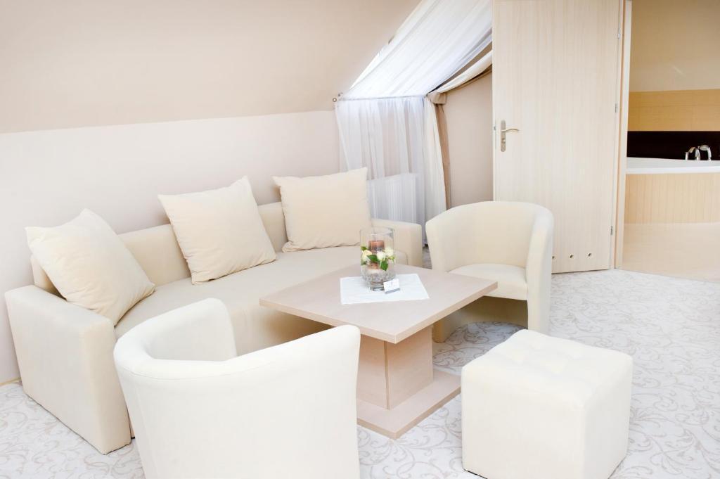 Hotel Hibiskus Boguchwala Bilik gambar